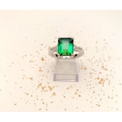 Anello Oro Bianco Tormalina Verde Brillanti